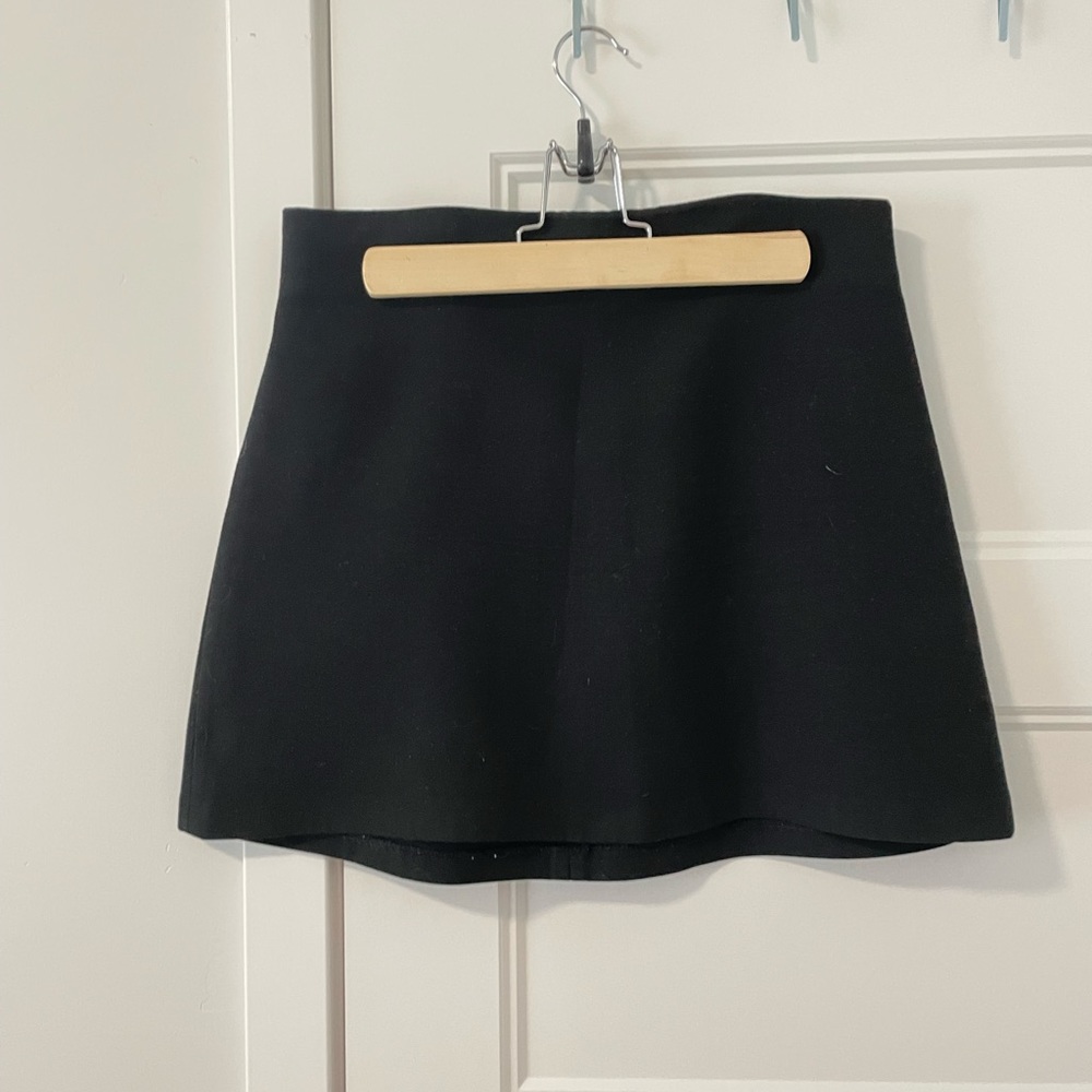 Black Zara Mini Skirt, size M